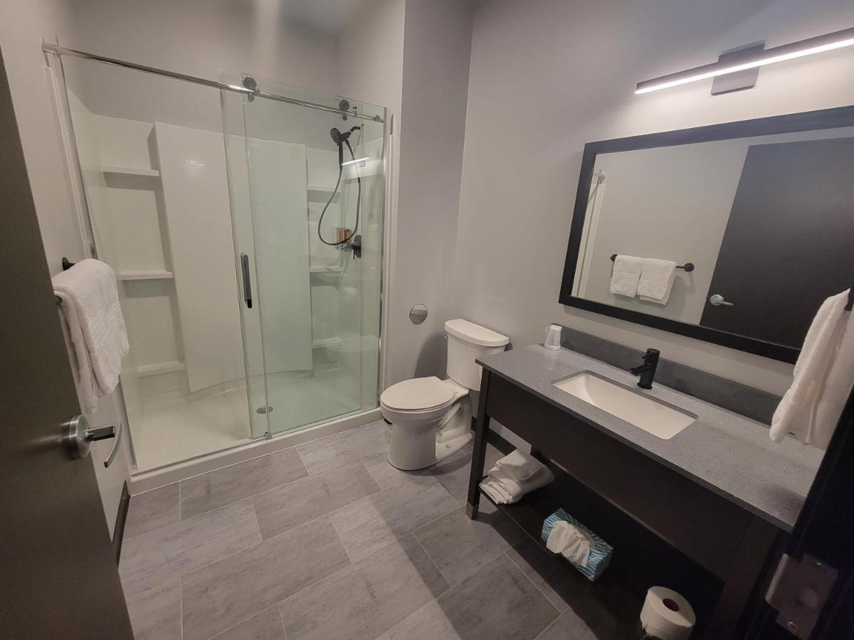 Watershed Hotel Sheboygan Bagian luar foto