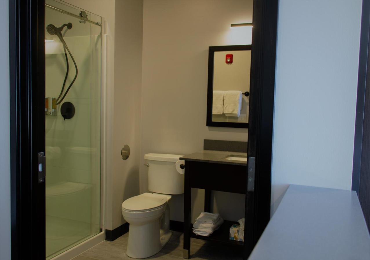 Watershed Hotel Sheboygan Bagian luar foto