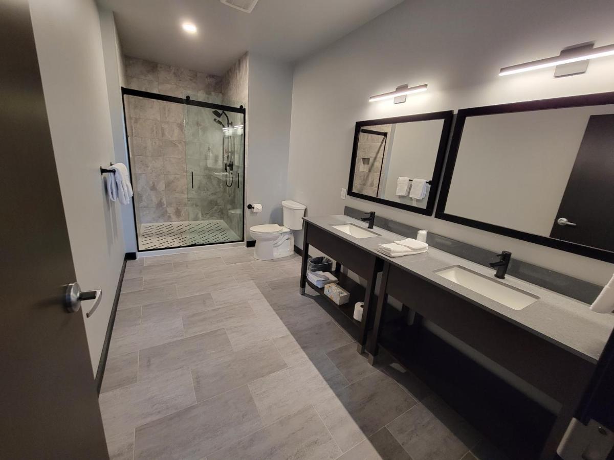 Watershed Hotel Sheboygan Bagian luar foto