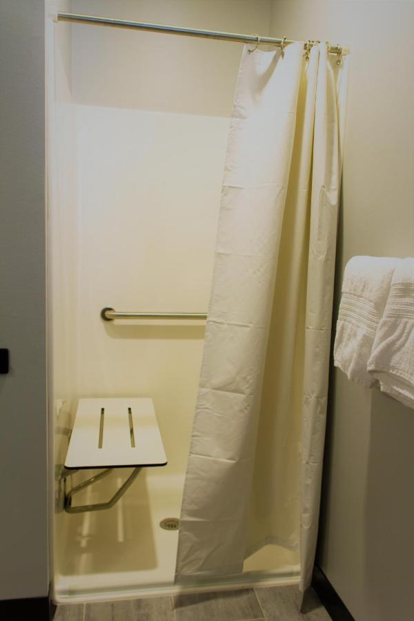 Watershed Hotel Sheboygan Bagian luar foto